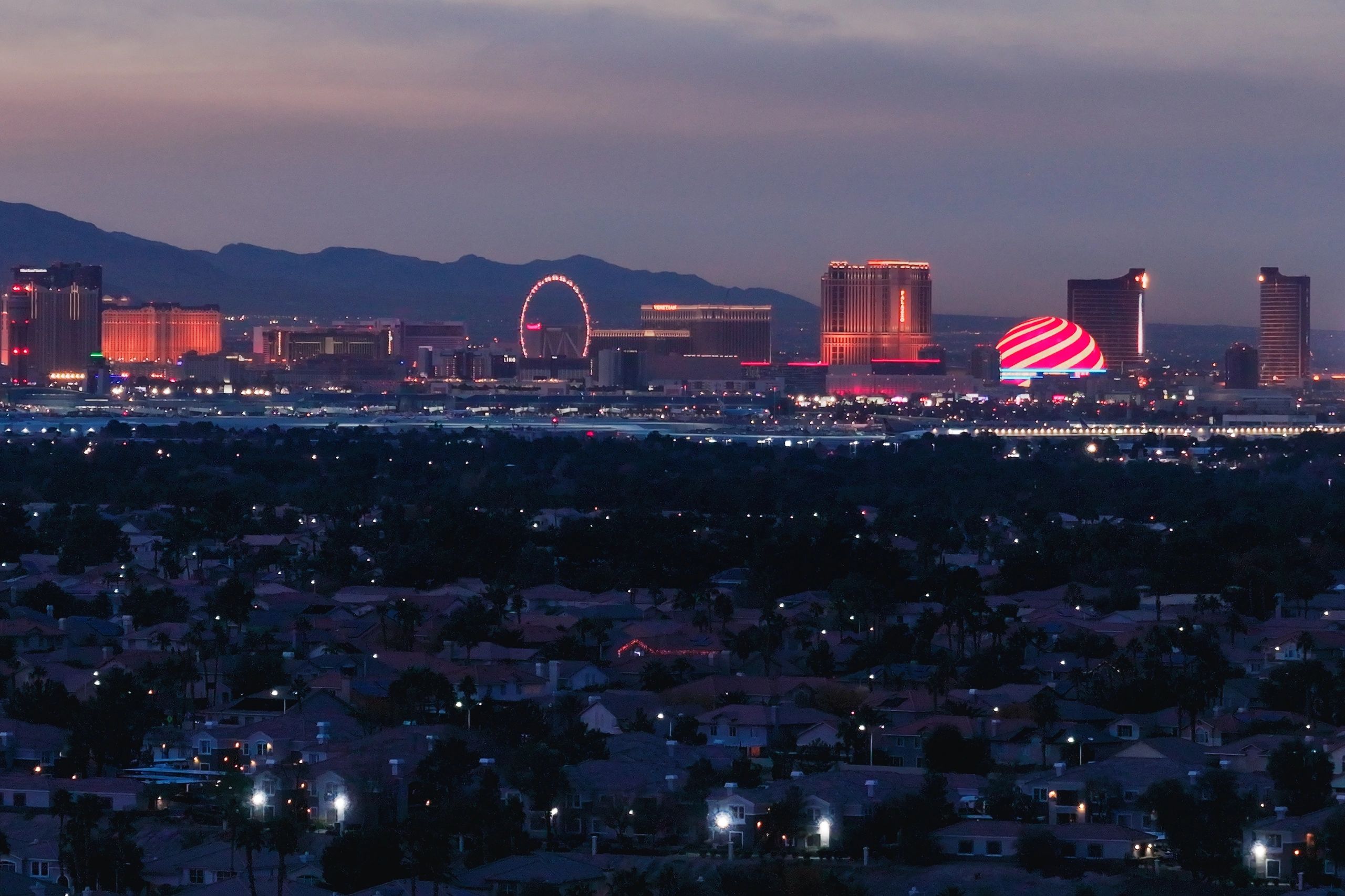 luxury Las Vegas hotel amenities