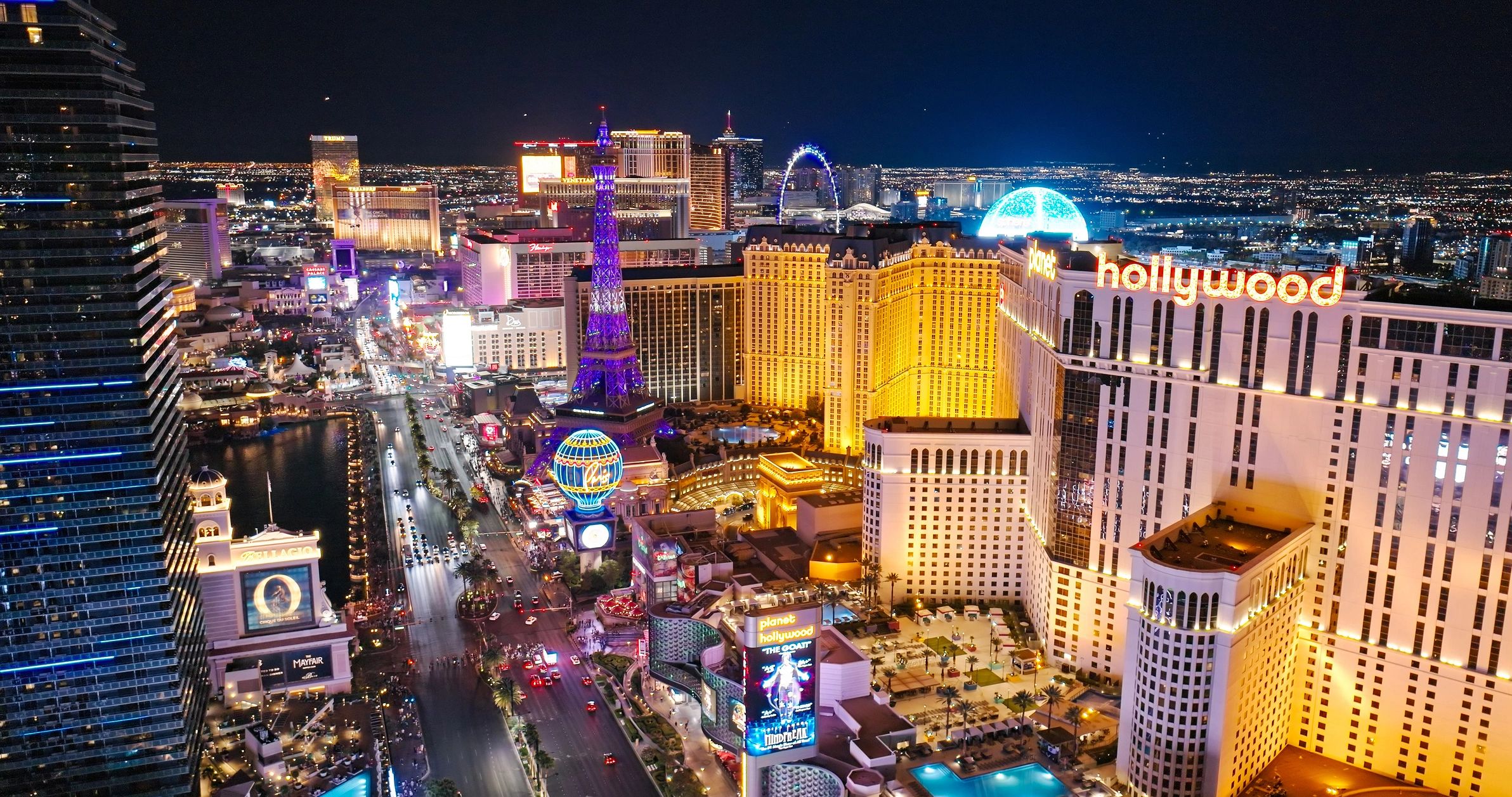 Las Vegas hotel swimming pool